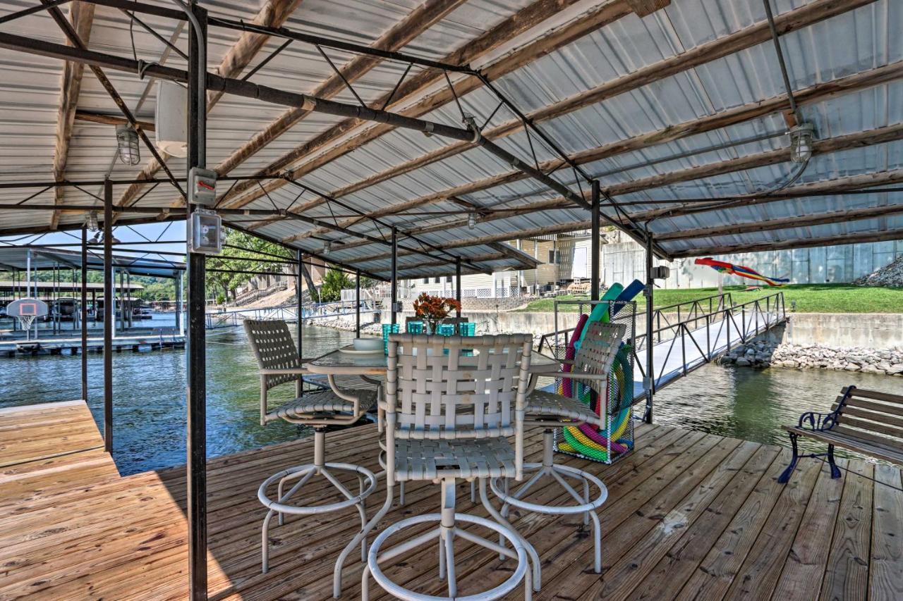 Villa On-The-Water Retreat With Dock Pet Friendly! Lake Ozark Esterno foto