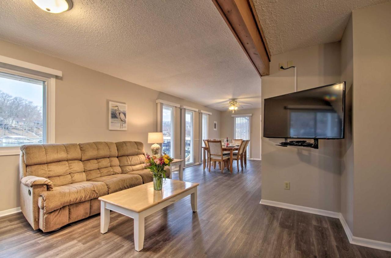 Villa On-The-Water Retreat With Dock Pet Friendly! Lake Ozark Esterno foto