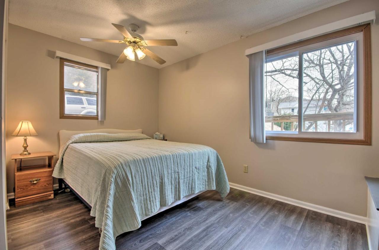 Villa On-The-Water Retreat With Dock Pet Friendly! Lake Ozark Esterno foto